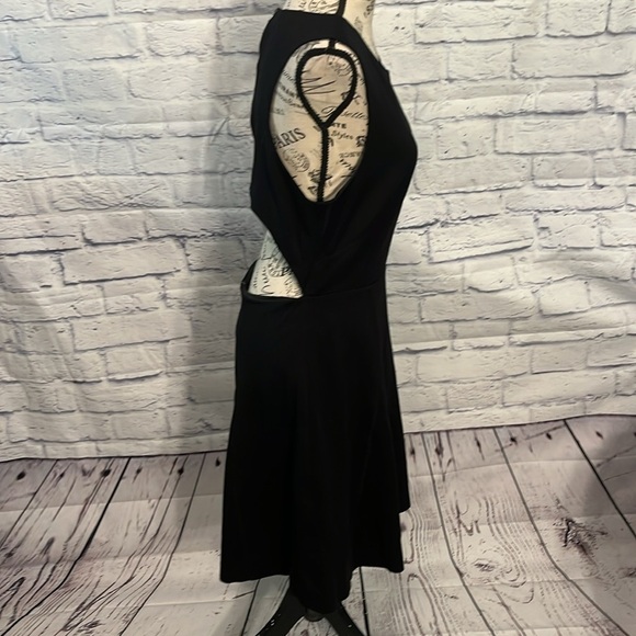 Trina Turk Delphine Dress LBD Back Baring Cutout Exposed Zipper Sleeveless NWT - Picture 4 of 11